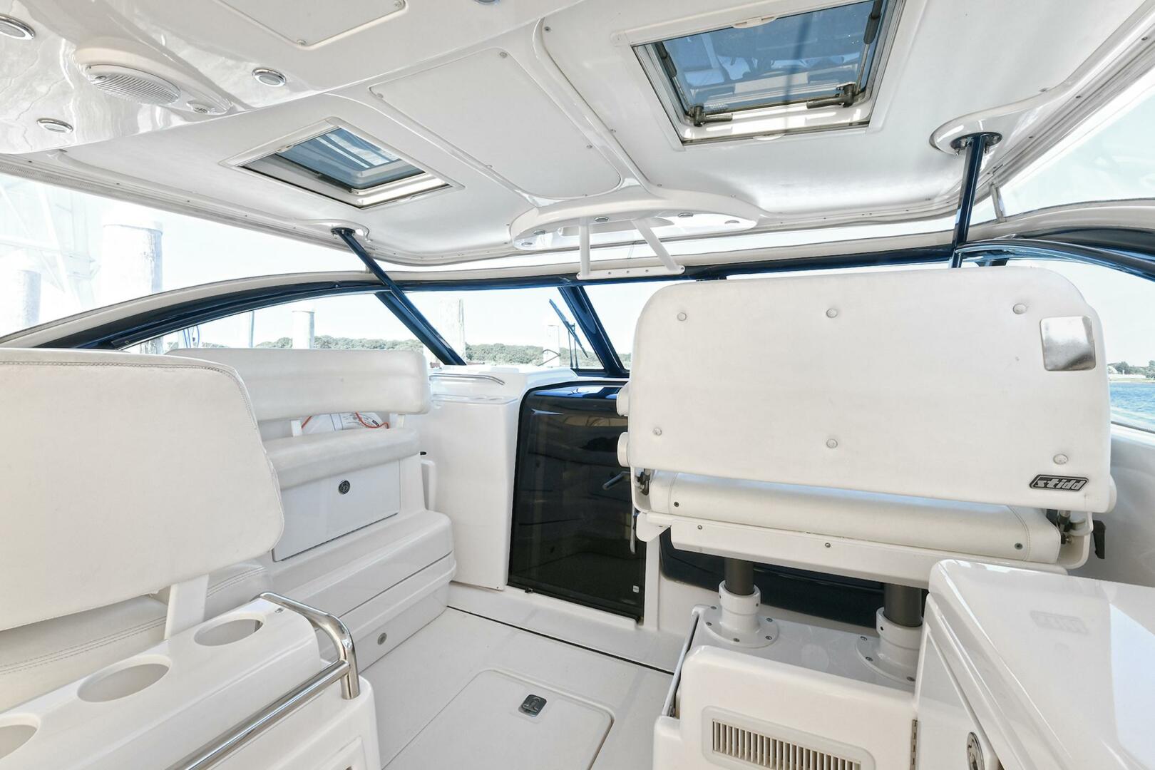 2008 Tiara Yachts 4200 Open - Image 18