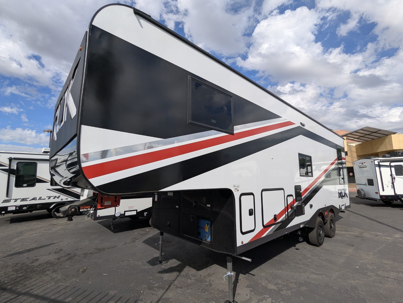 2028 IROK Trailers FW C-CR 2816 - Image 3