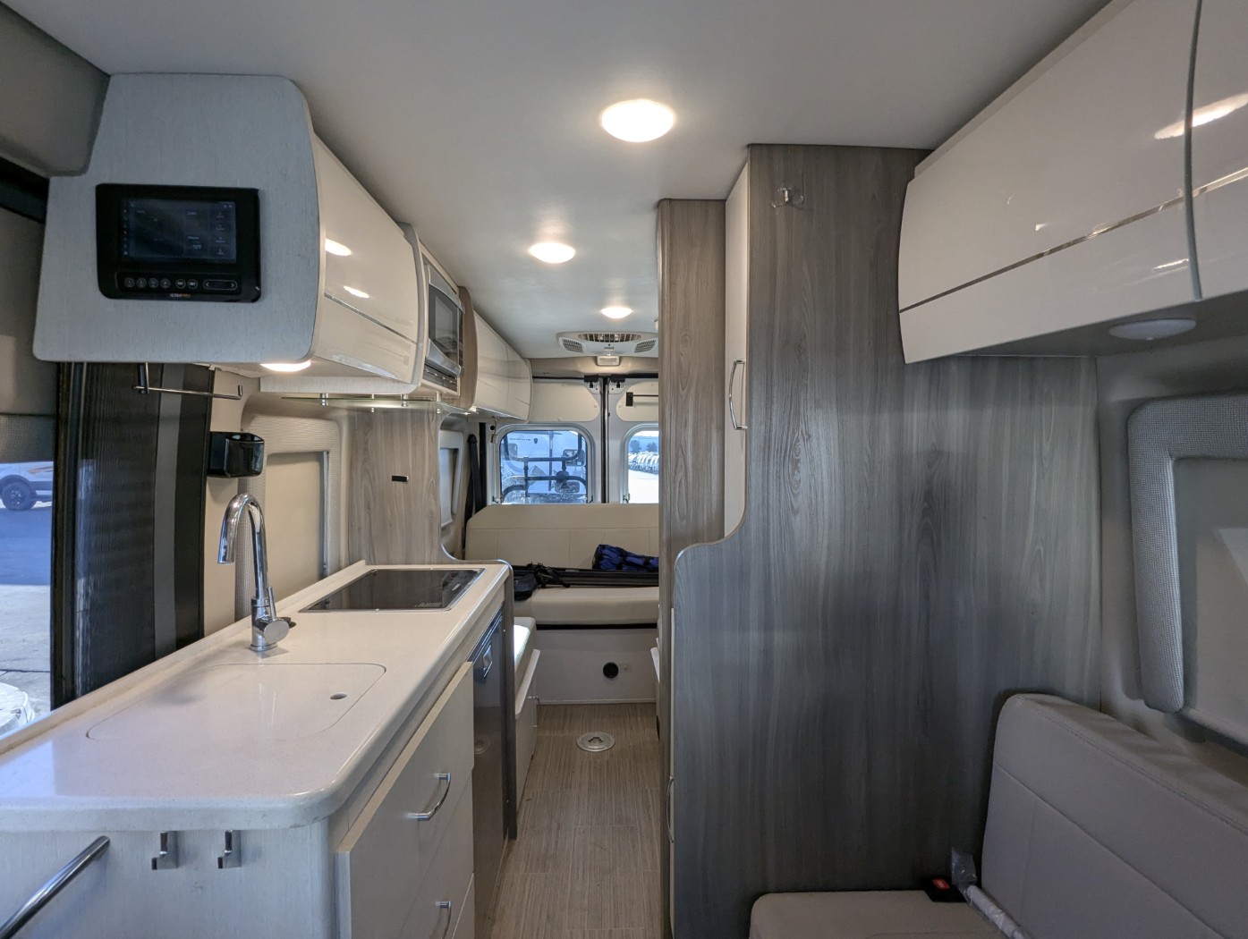 2022 Thor Motor Coach Tellaro 20J - Image 18