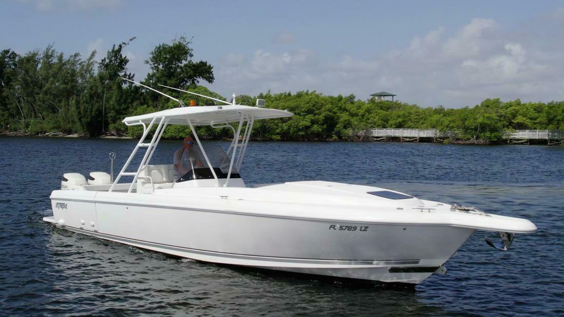 2003 Intrepid 32 - Image 32