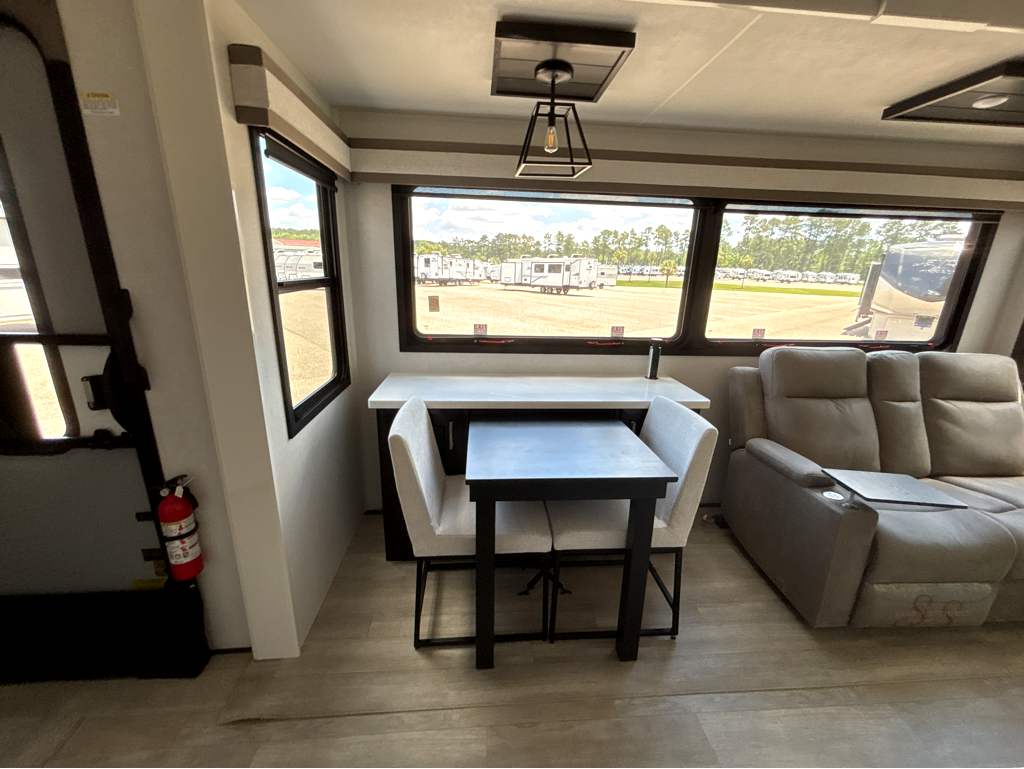 2026 JAYCO PINNACLE 36FBTS - Image 8