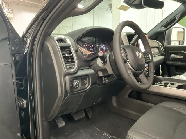 2026 Ram 2500 Big Horn 4x4 Crew Cab 6'4" Box - Image 19