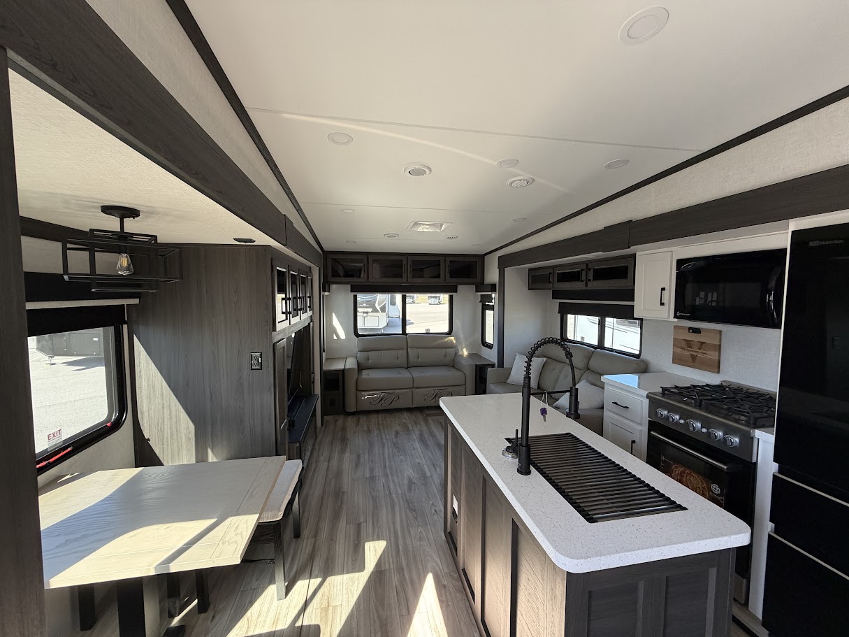 2026 VENTURE RV SPORTTREK 363VFR - Image 15