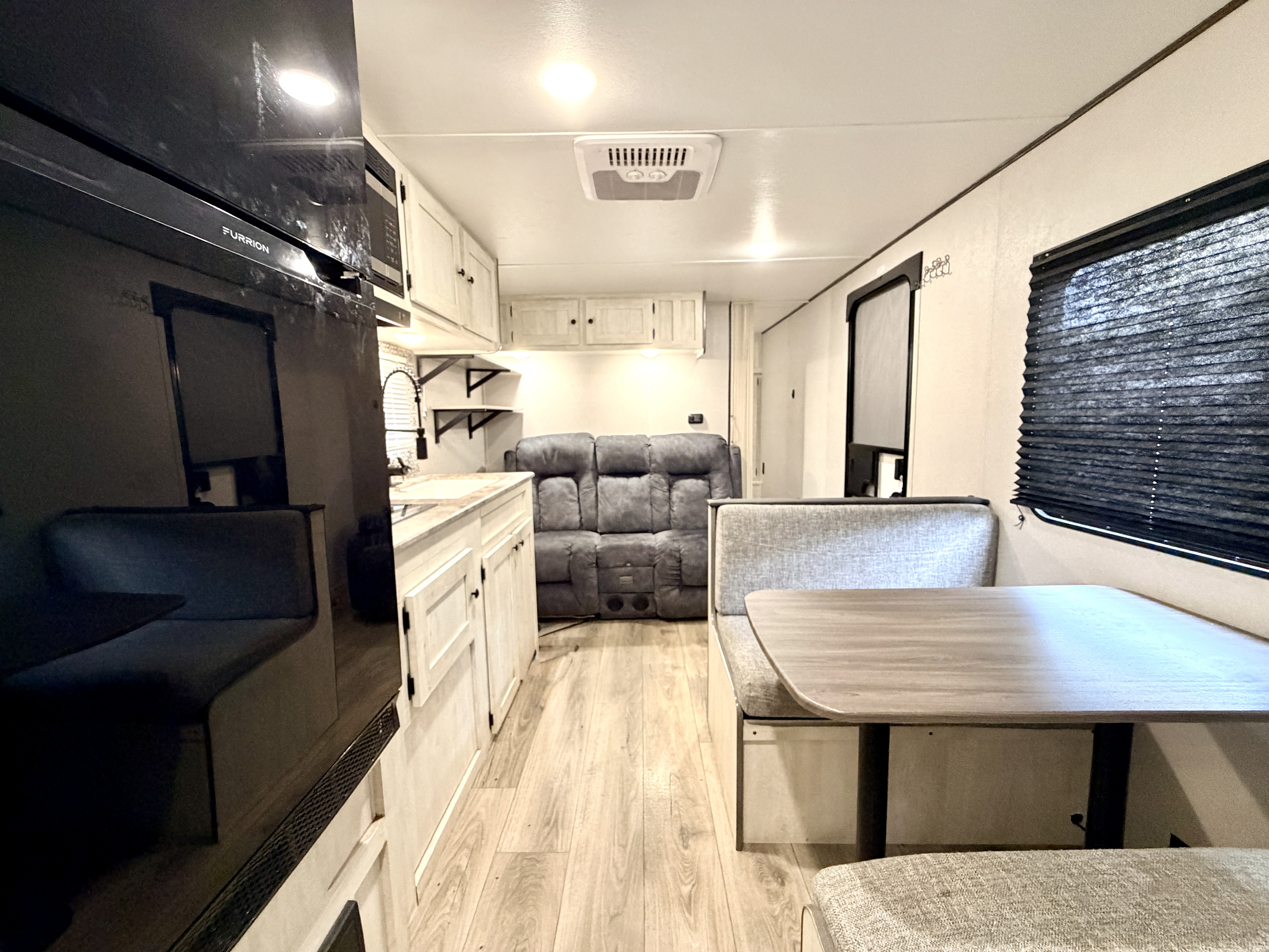 2024 Coachmen SHASTA 29BH - Image 12