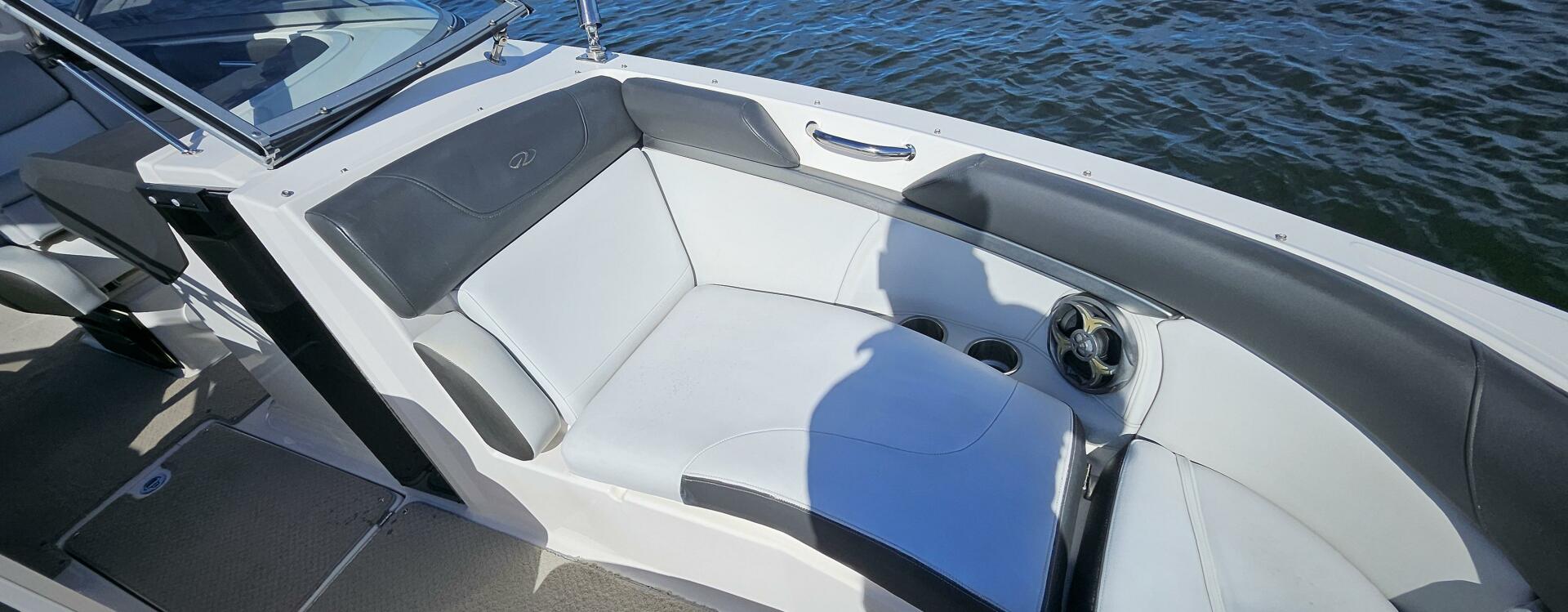 2010 Regal 2700 - Image 7