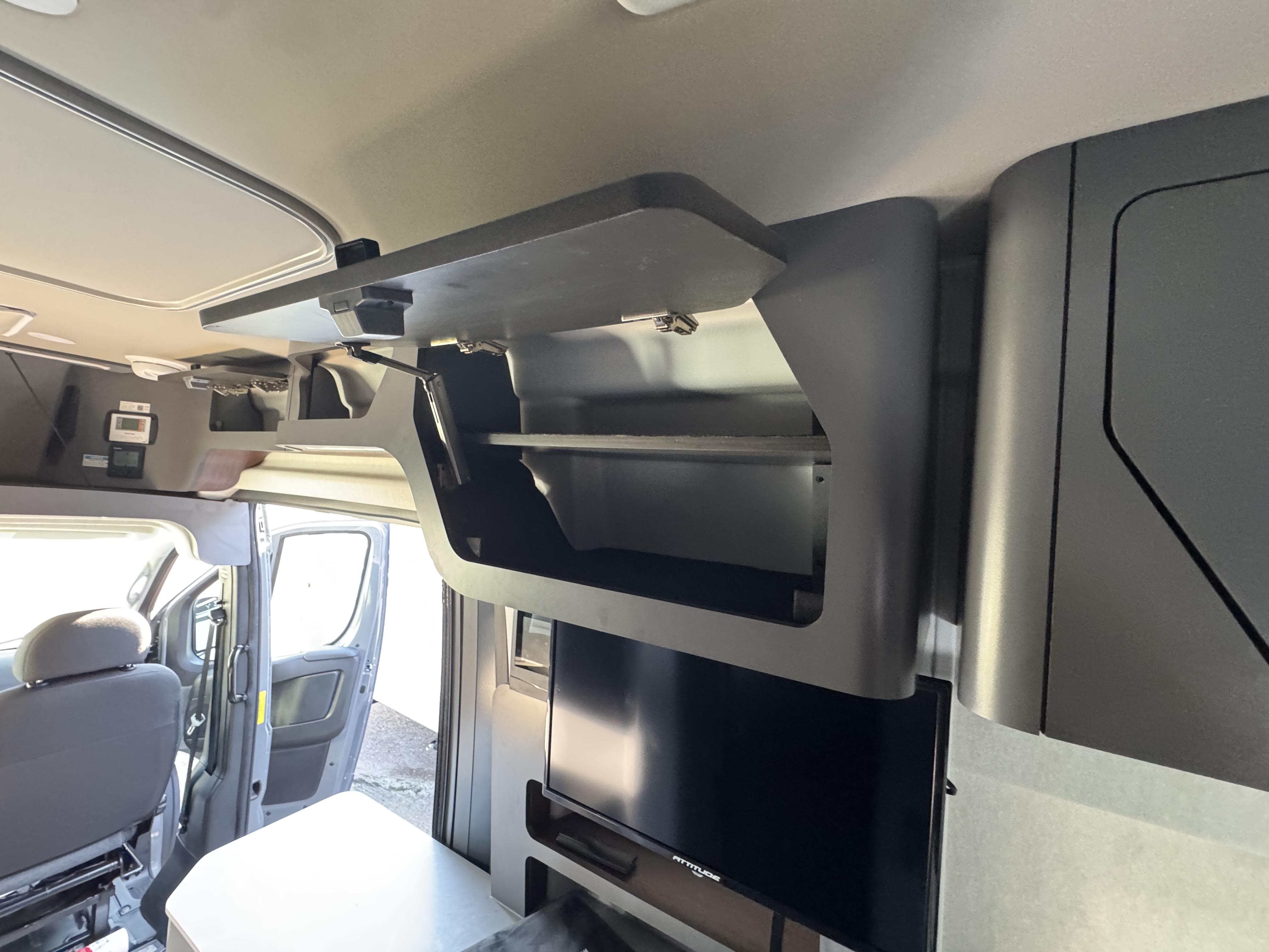 2027 GRAND DESIGN LINEAGE SERIESVP LVP2 - Image 15