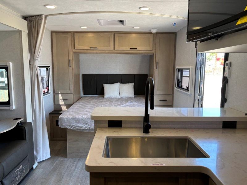 2027 Ember RV Touring Edition 2200ETL - Image 22