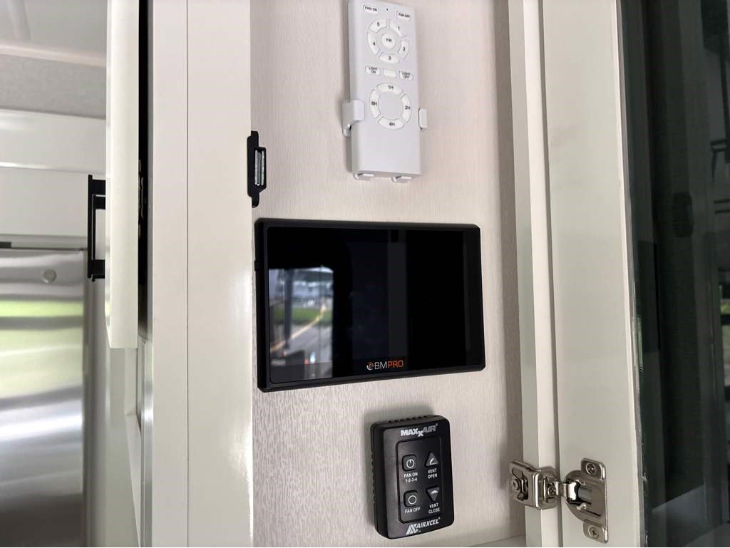 2026 JAYCO PINNACLE 32RLTS - Image 24