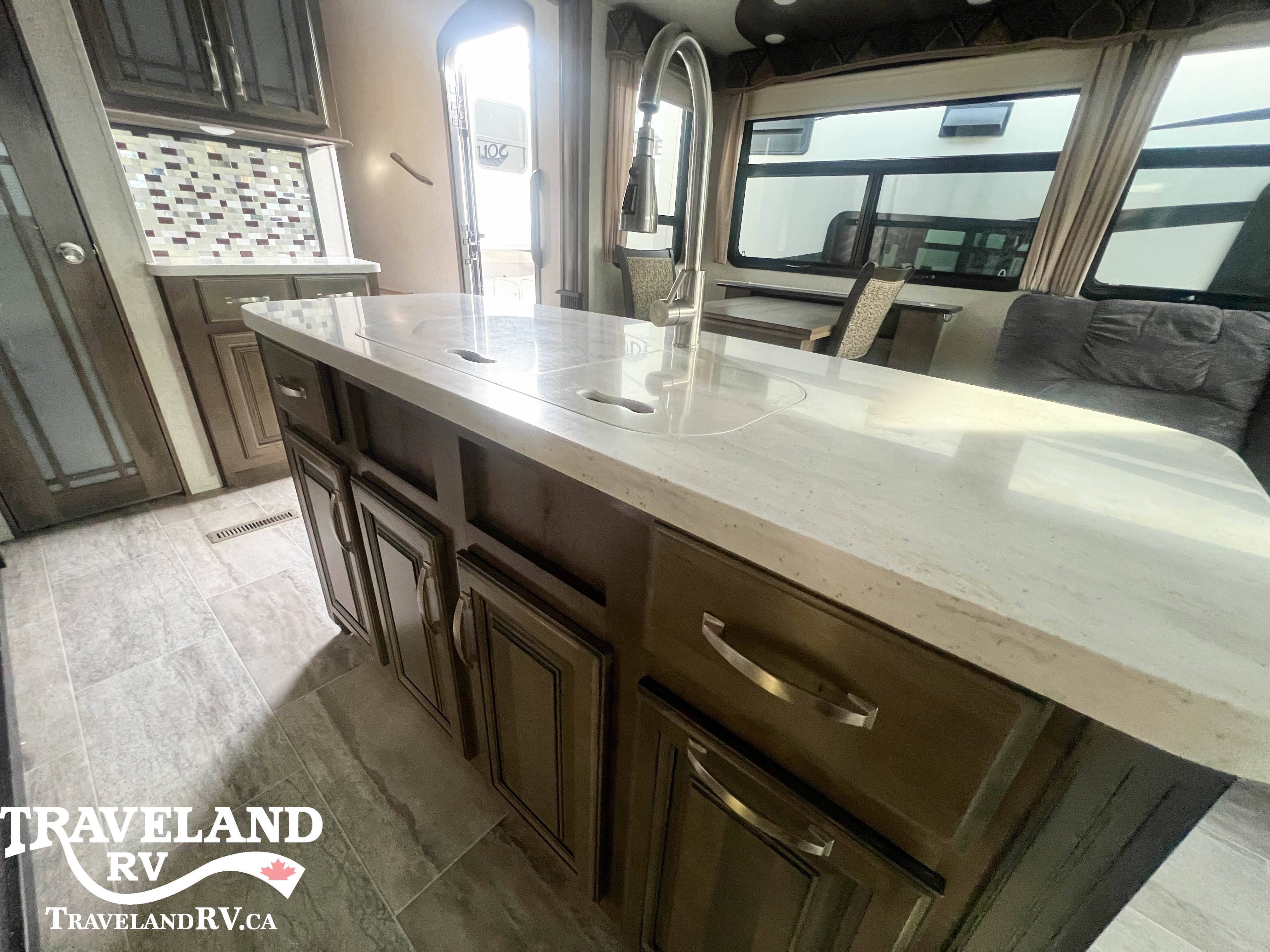 2018 Keystone Montana 3120RL - Image 15