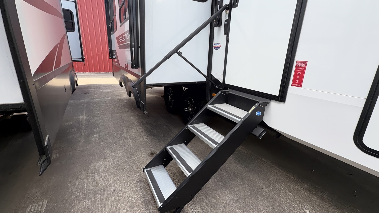 2026 GRAND DESIGN 303RLS - Image 8