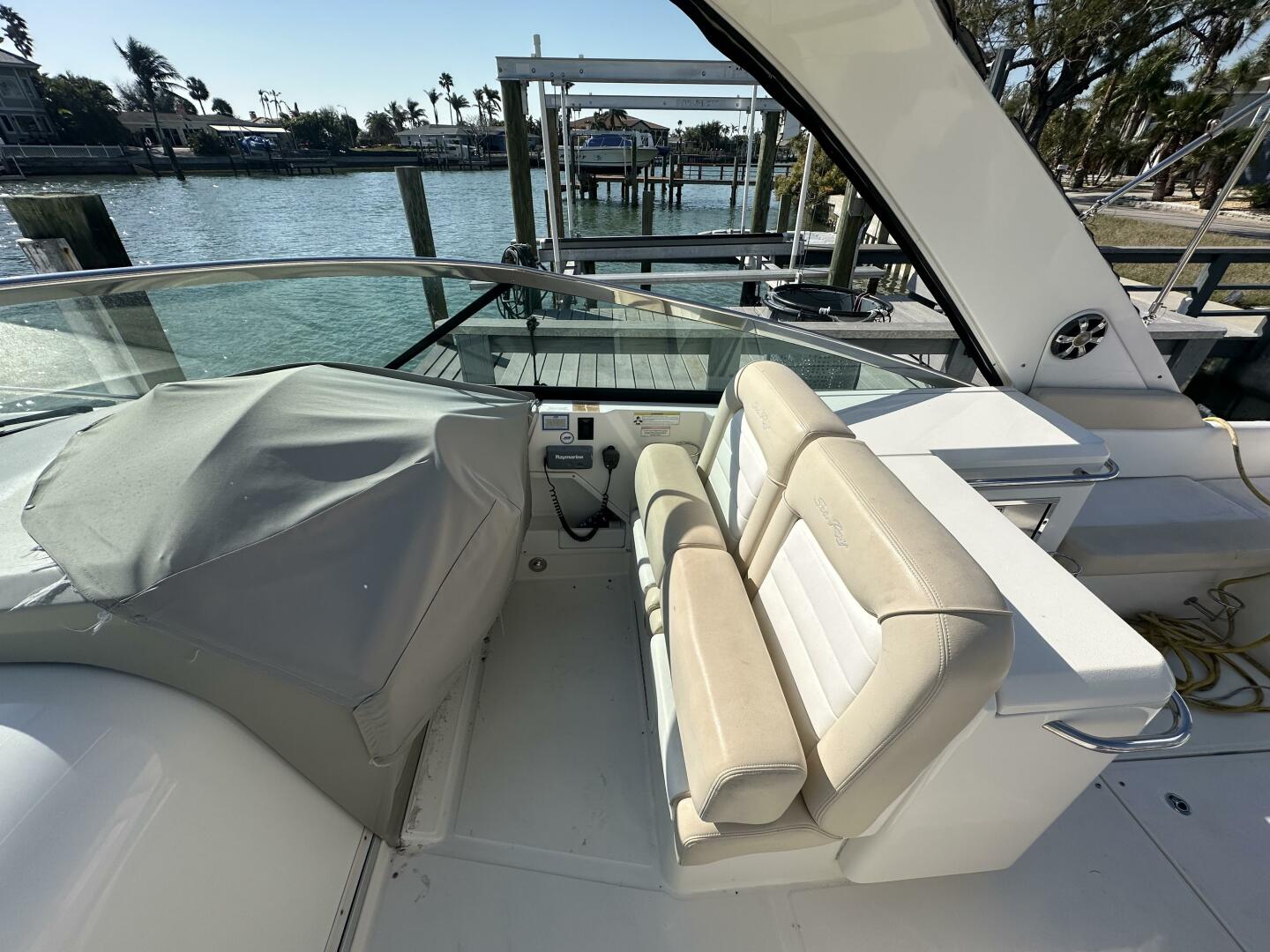 2013 Sea Ray 370 Venture - Image 18