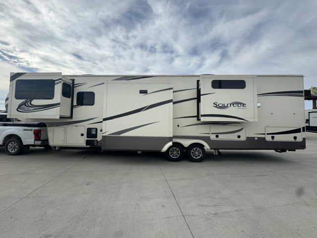 2020 Grand Design Solitude 380FL - Image 5