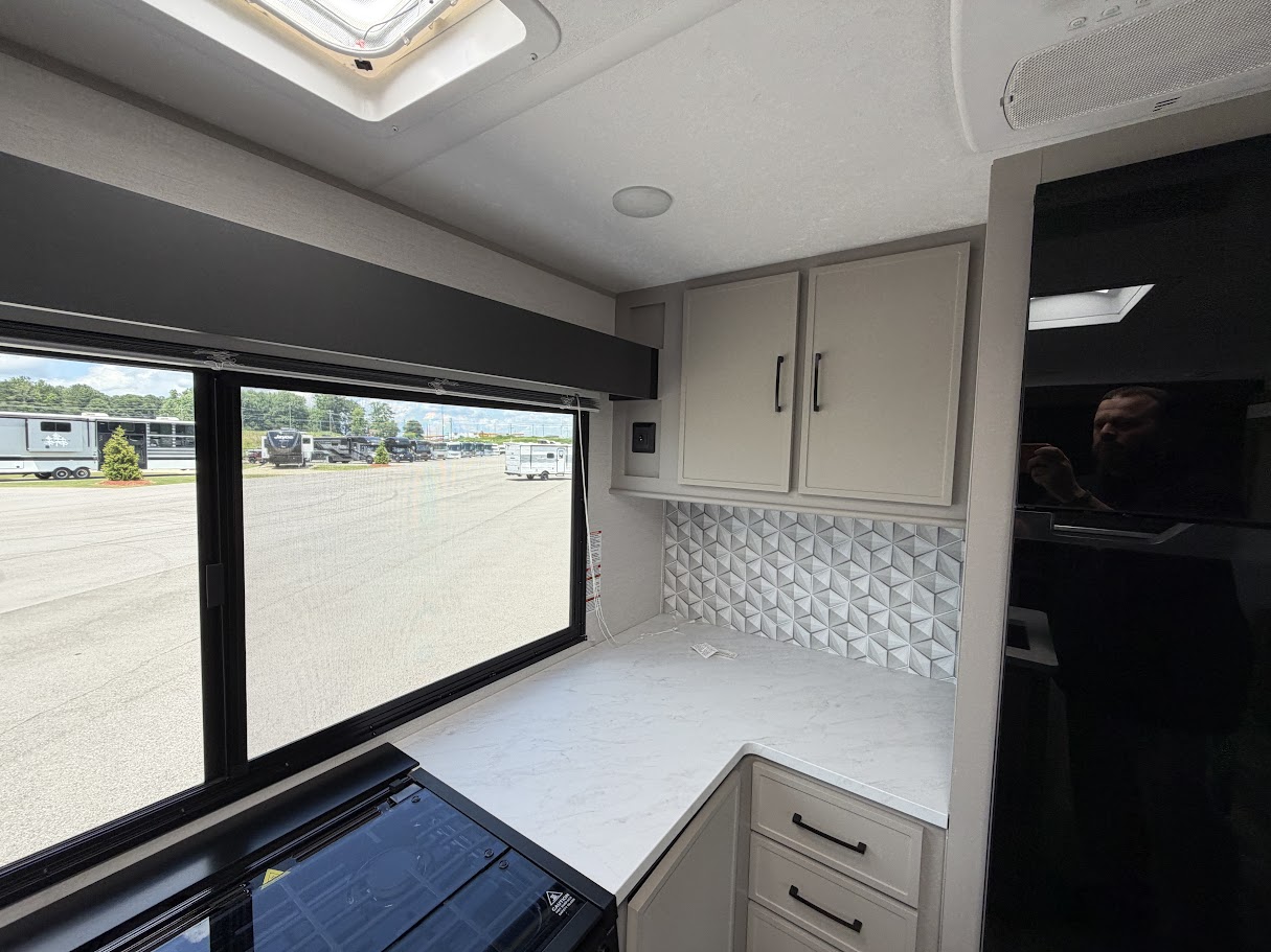 2025 FOREST RIVER VIBE 2600RK - Image 16