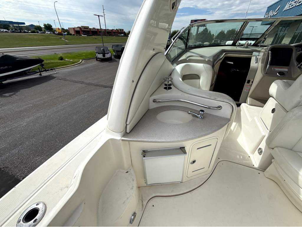 2006 Sea Ray 320 Sundancer - Image 10