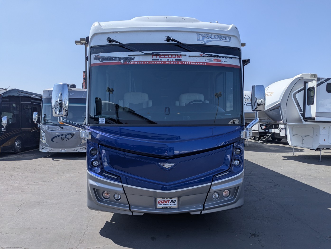 2026 Fleetwood Discovery 38N - Image 2