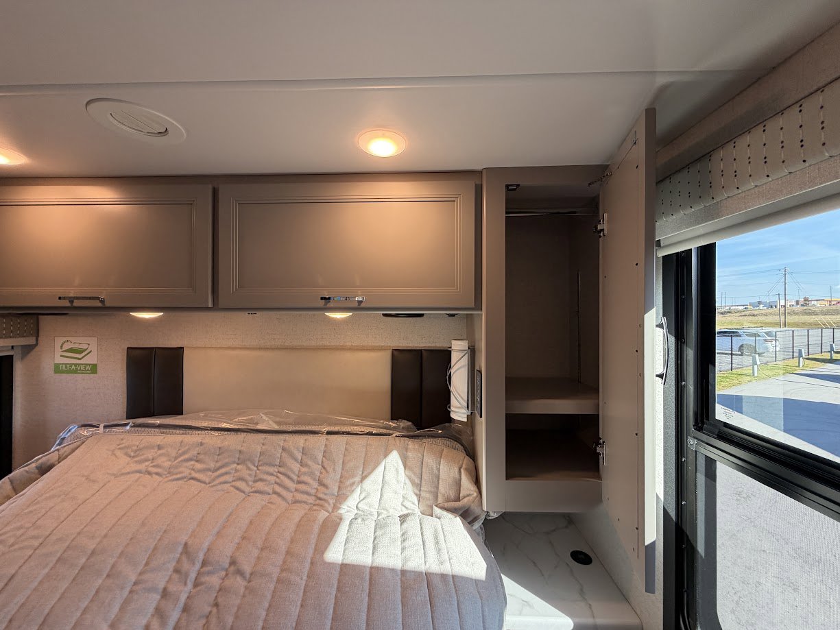 2026 THOR MOTOR COACH PALAZZO 33.6 - Image 52