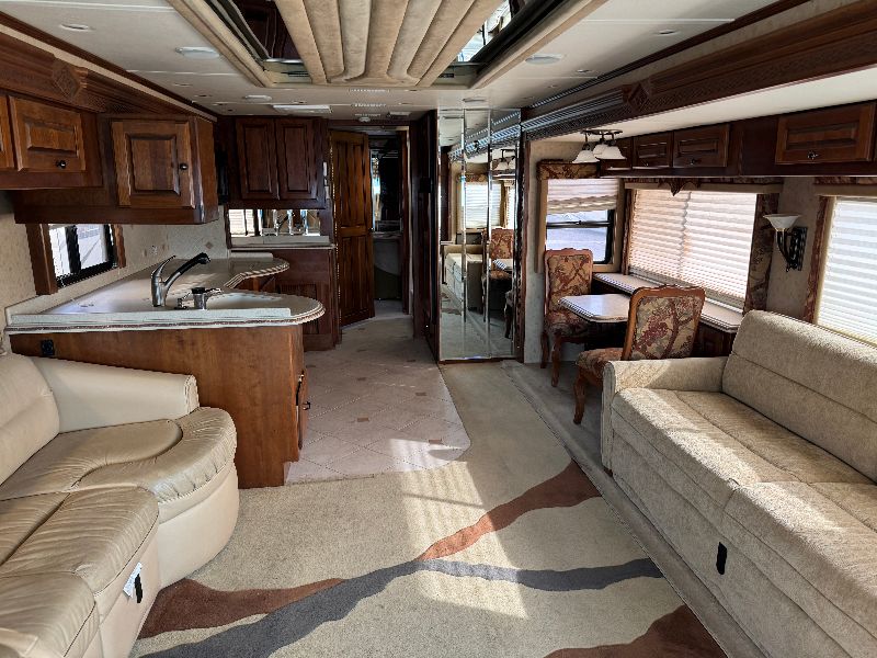 2004 Monaco Executive 40PBT - Image 6