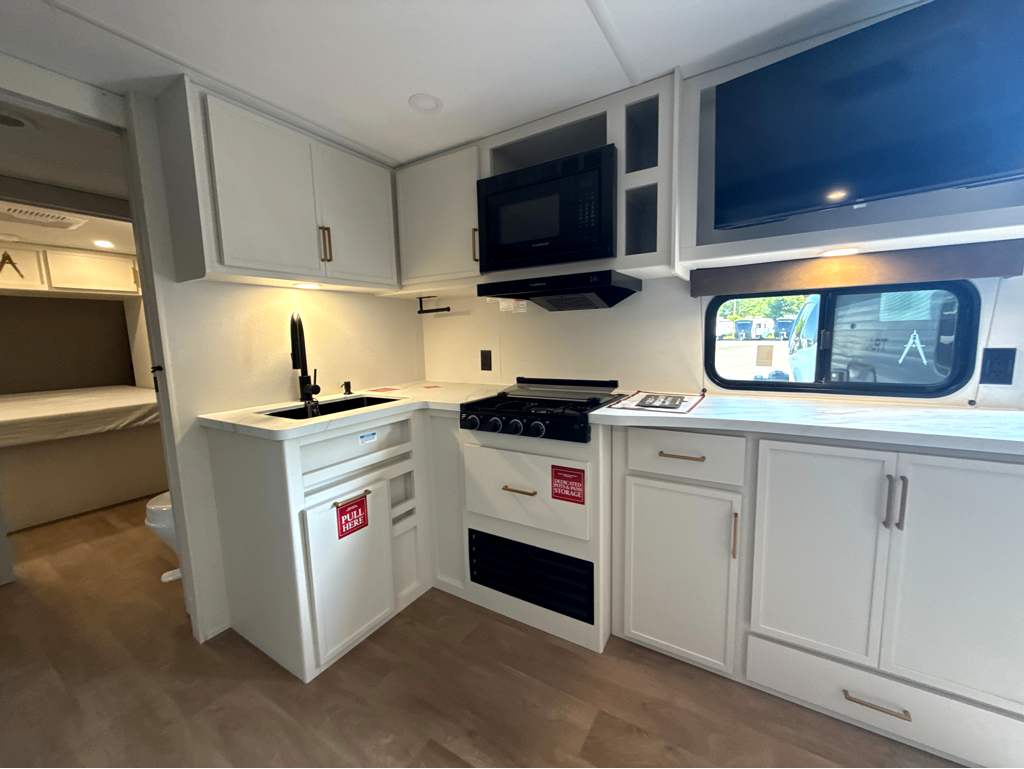 2026 GRAND DESIGN TRANSCEND 245RLT - Image 14