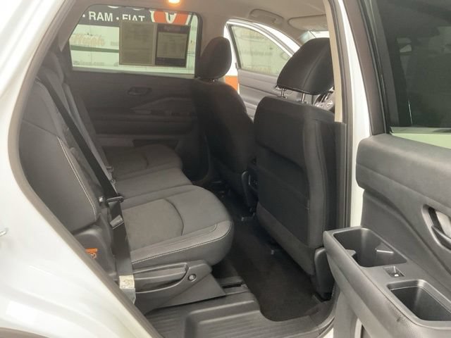 2024 Nissan Pathfinder Utility 4D SV 4WD - Image 32