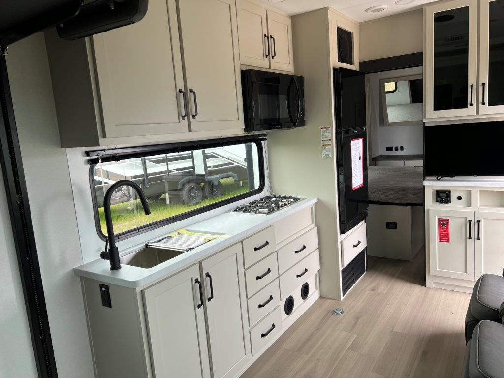 2026 Grand Design Momentum G-Class 21G - Image 7