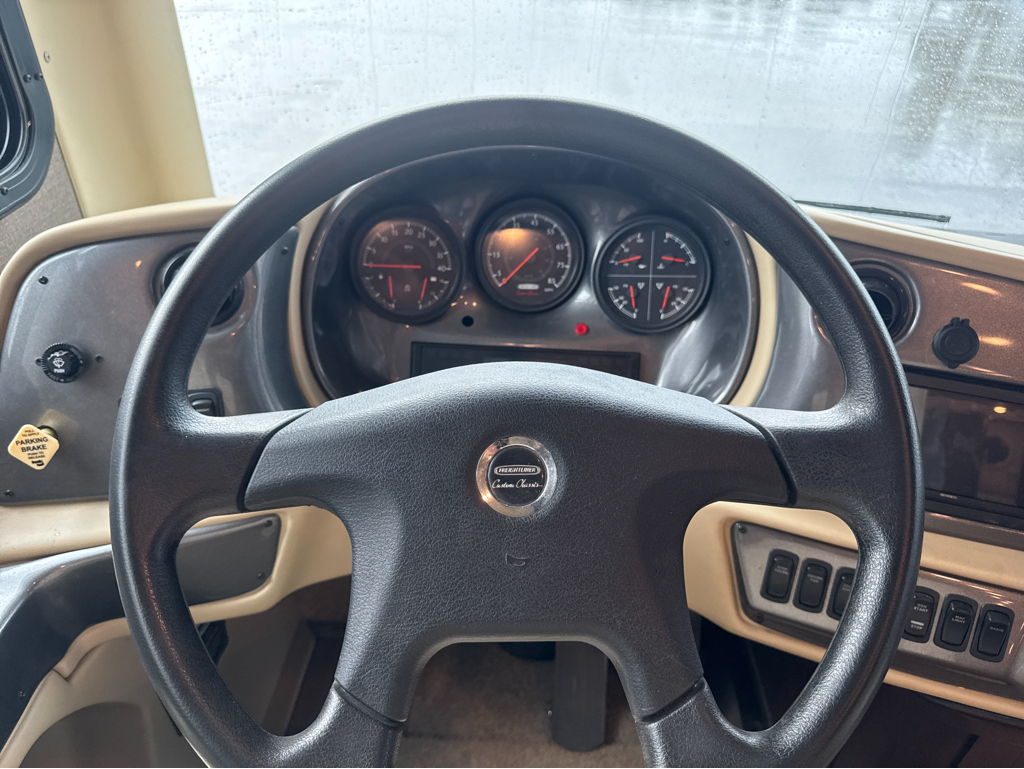 2018 TIFFIN ALLEGRO RED 33AA - Image 8