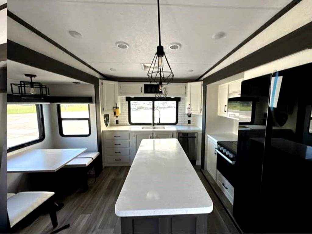 2026 VENTURE RV SPORTTREK 353VRK - Image 7