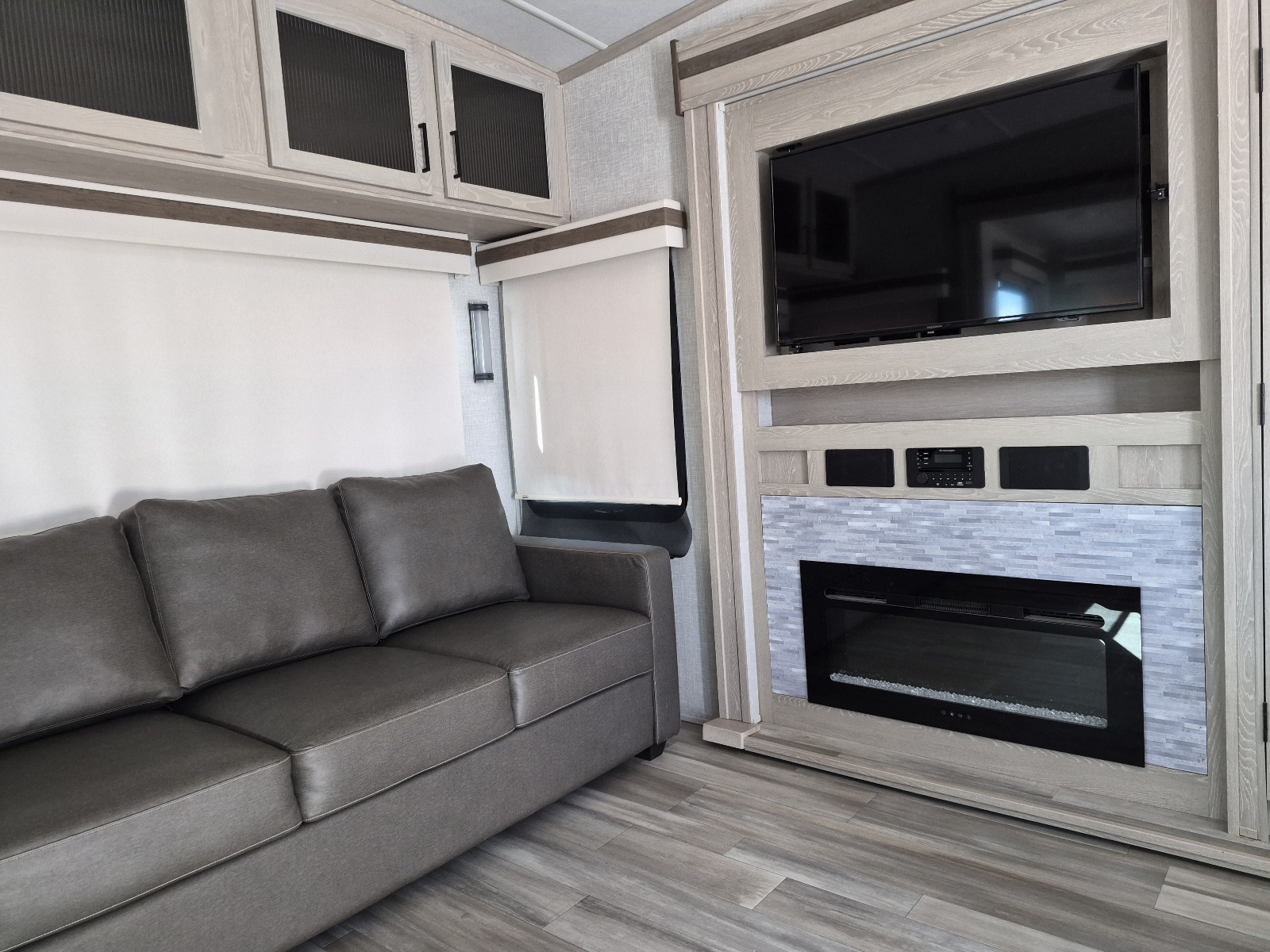 2022 Forest River Rockwood Ultra Lite 2883WS - Image 9
