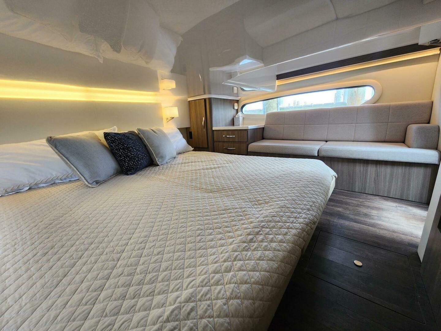 2020 Regal 38XO - Image 11