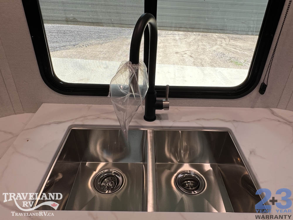 2027 Jayco Jay Flight Bungalow 404LOFT - Image 18