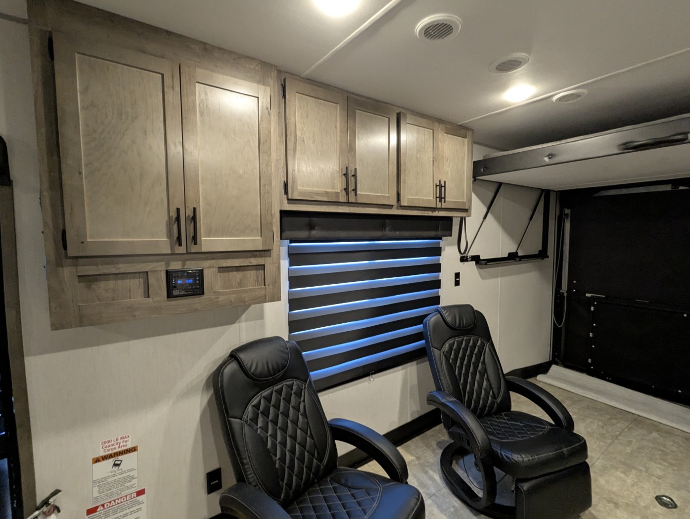 2022 Forest River Vengeance Rogue 26V - Image 20