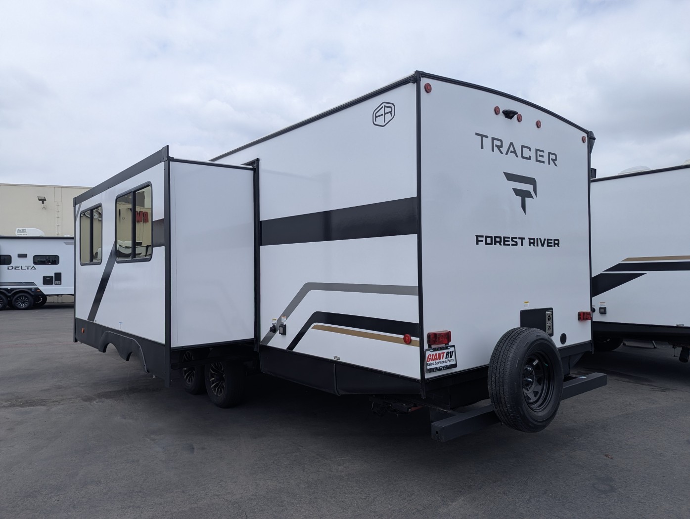 2026 Prime Time Tracer 275BH - Image 4