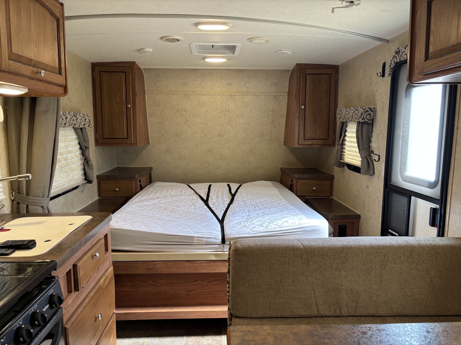 2016 Forest River Flagstaff Micro Lite 23FB - Image 15