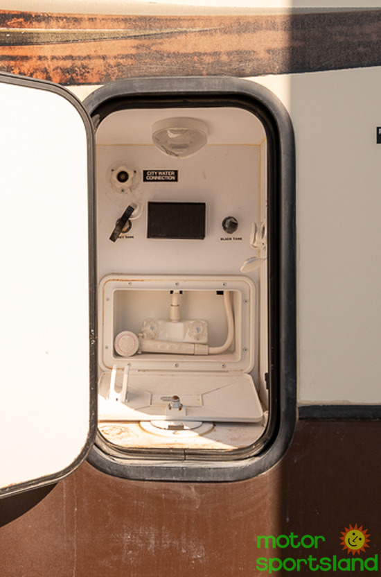 2014 Keystone Laredo 3325TG - Image 11