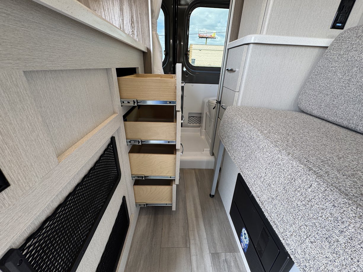 2026 THOR MOTOR COACH RIZE 18M - Image 24