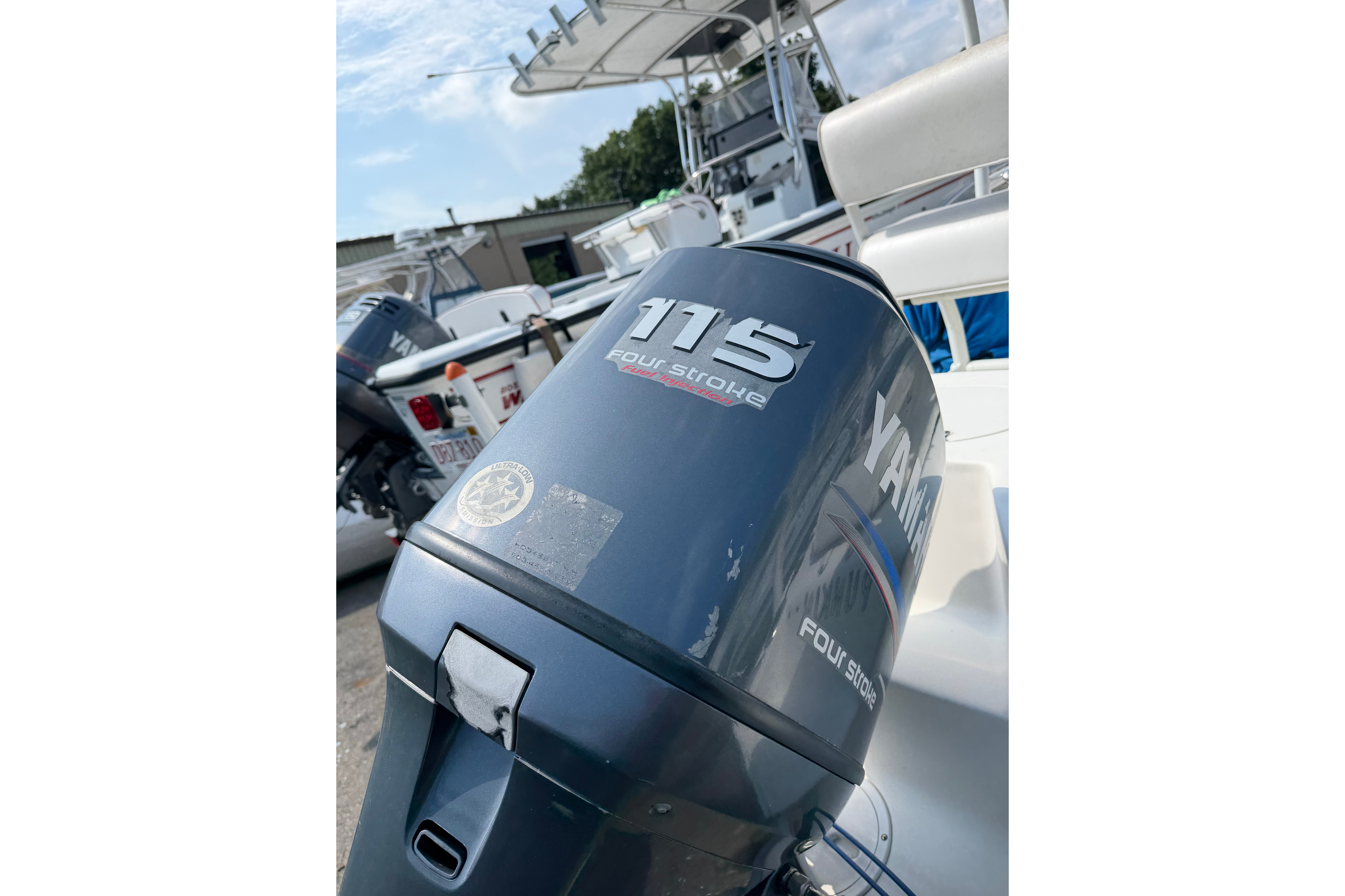 2005 Sea Hunt Triton 186 - Image 13