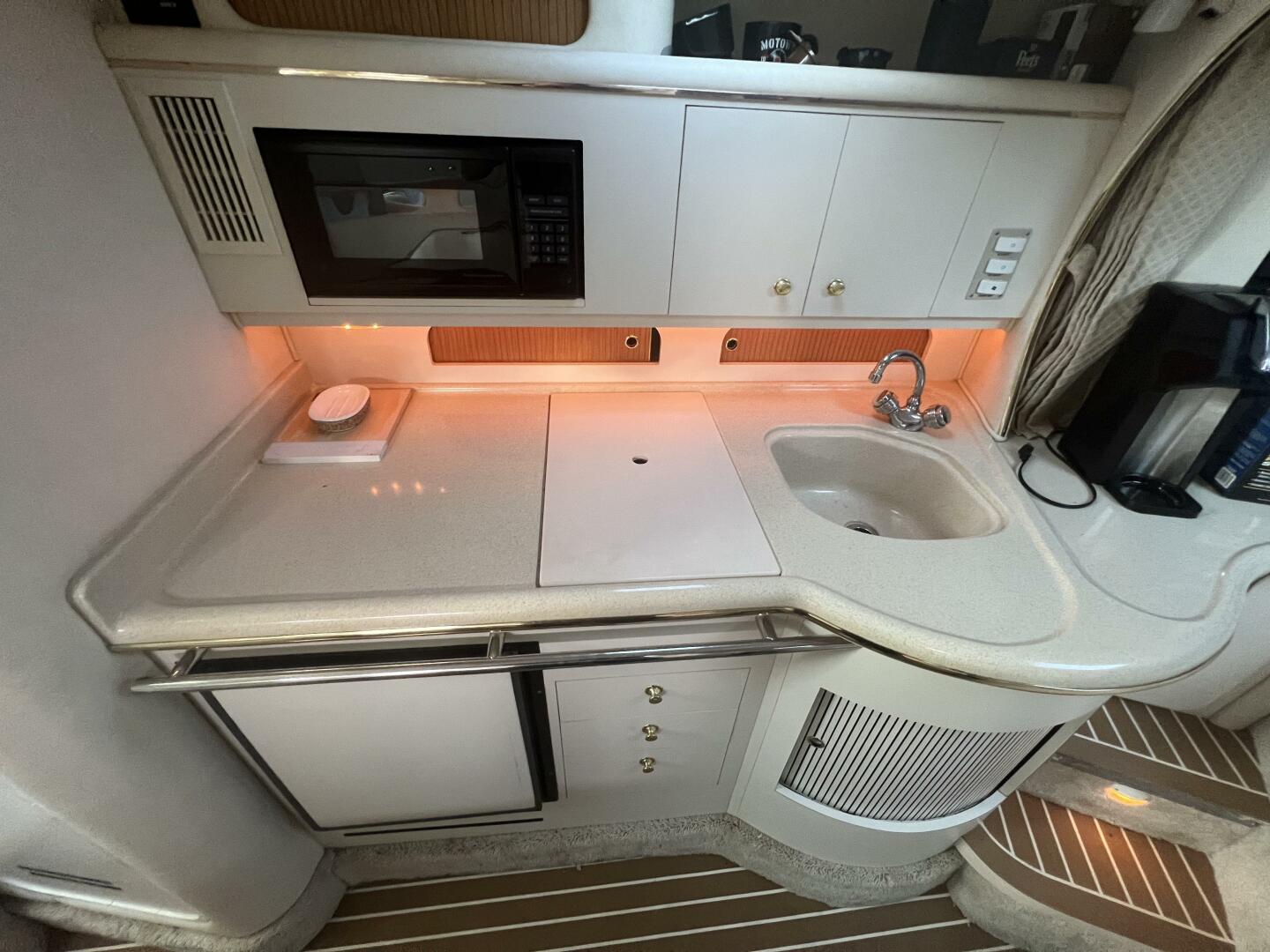1999 Sea Ray 310 Sundancer - Image 8