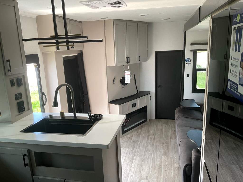 2027 JAYCO SEISMIC 413 - Image 10