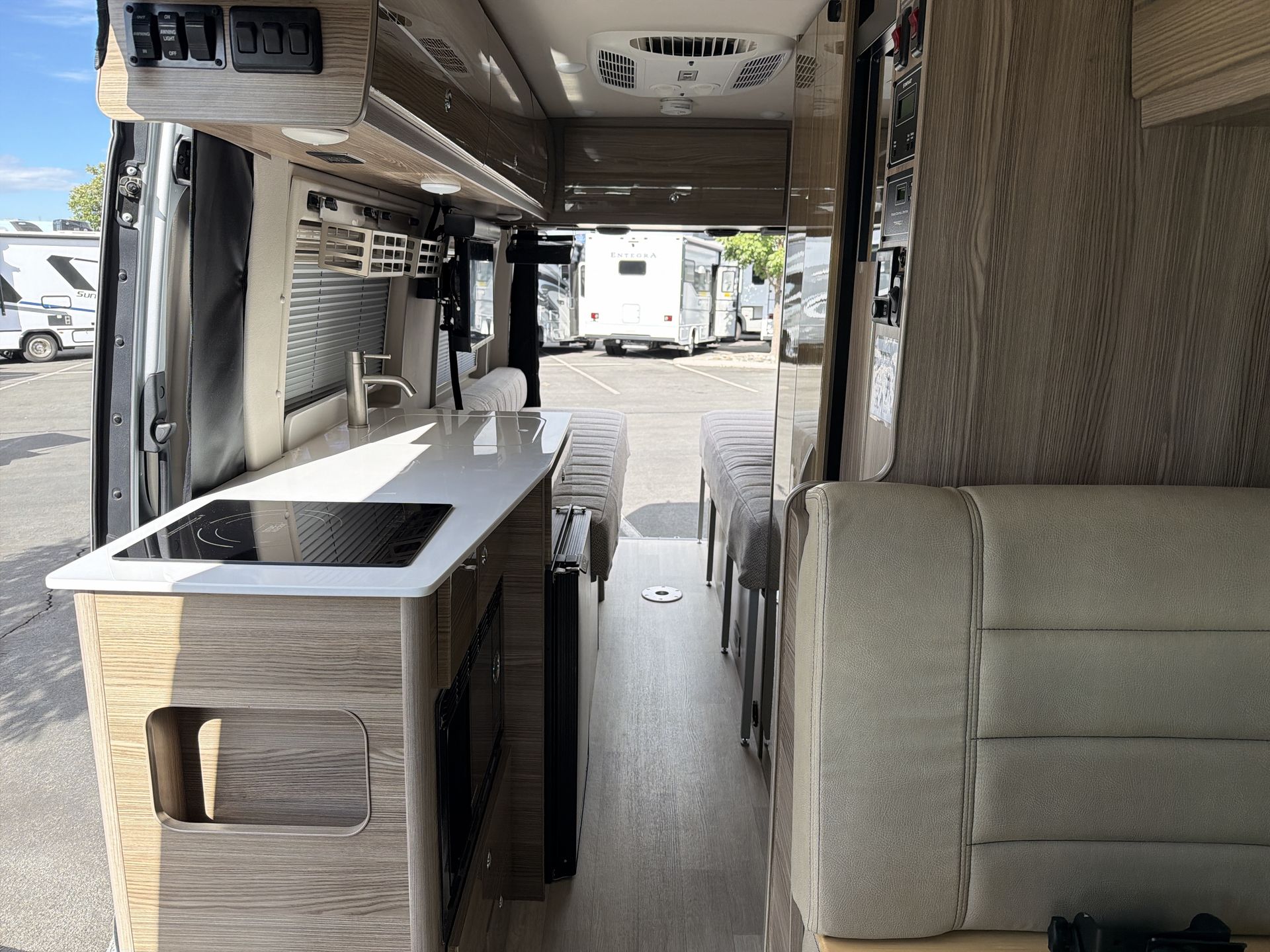 2020 Winnebago Boldt 70BL - Image 19