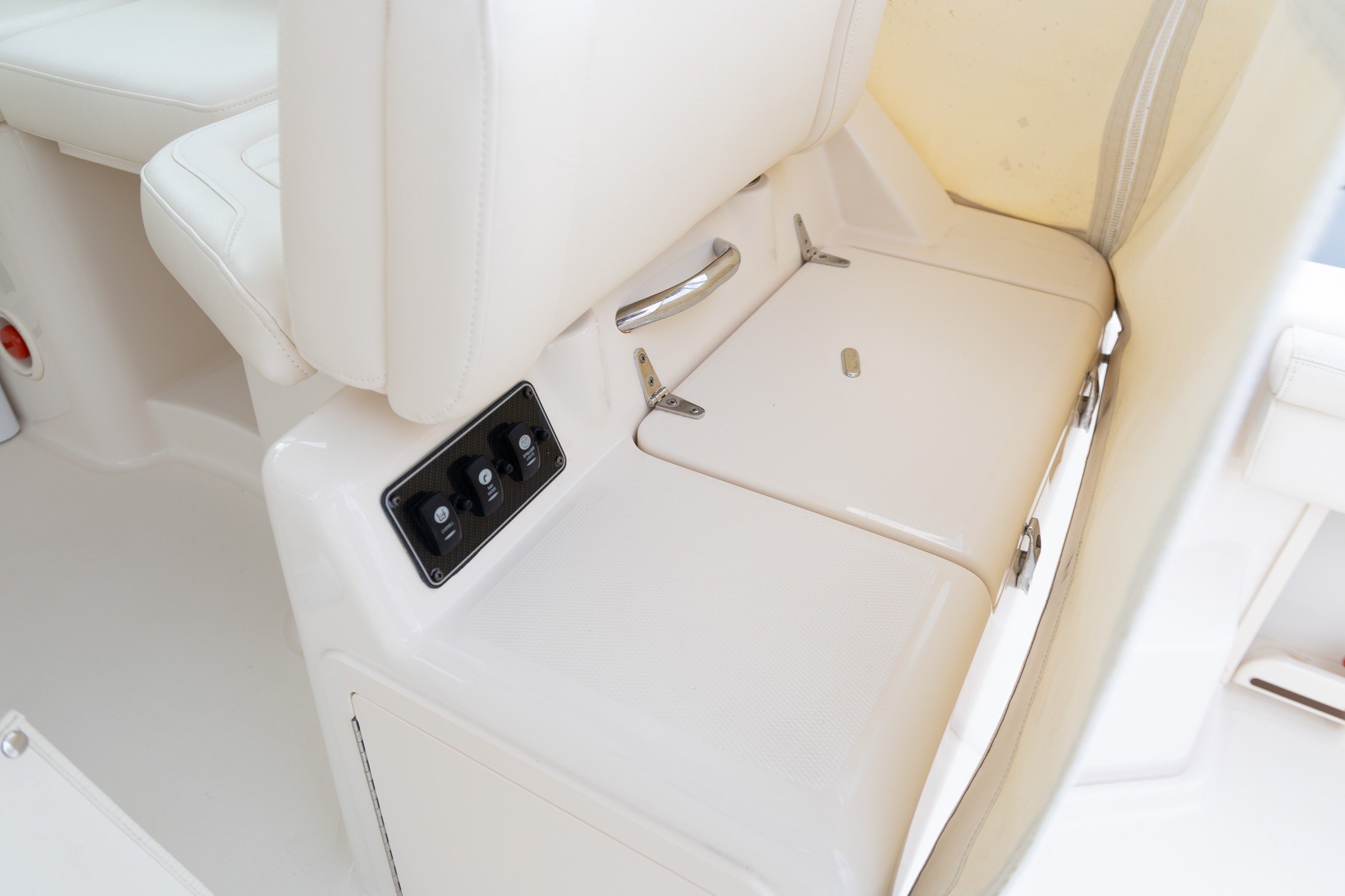 2020 Grady-White Express 330 - Image 68
