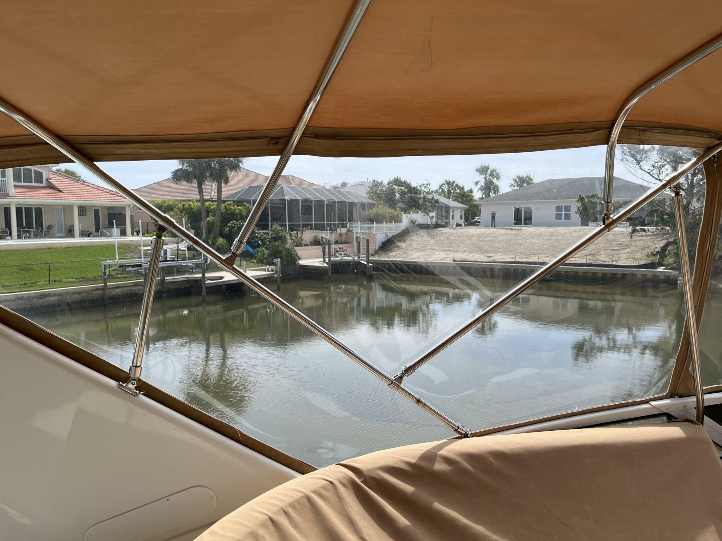 2005 Carver 396 - Image 24