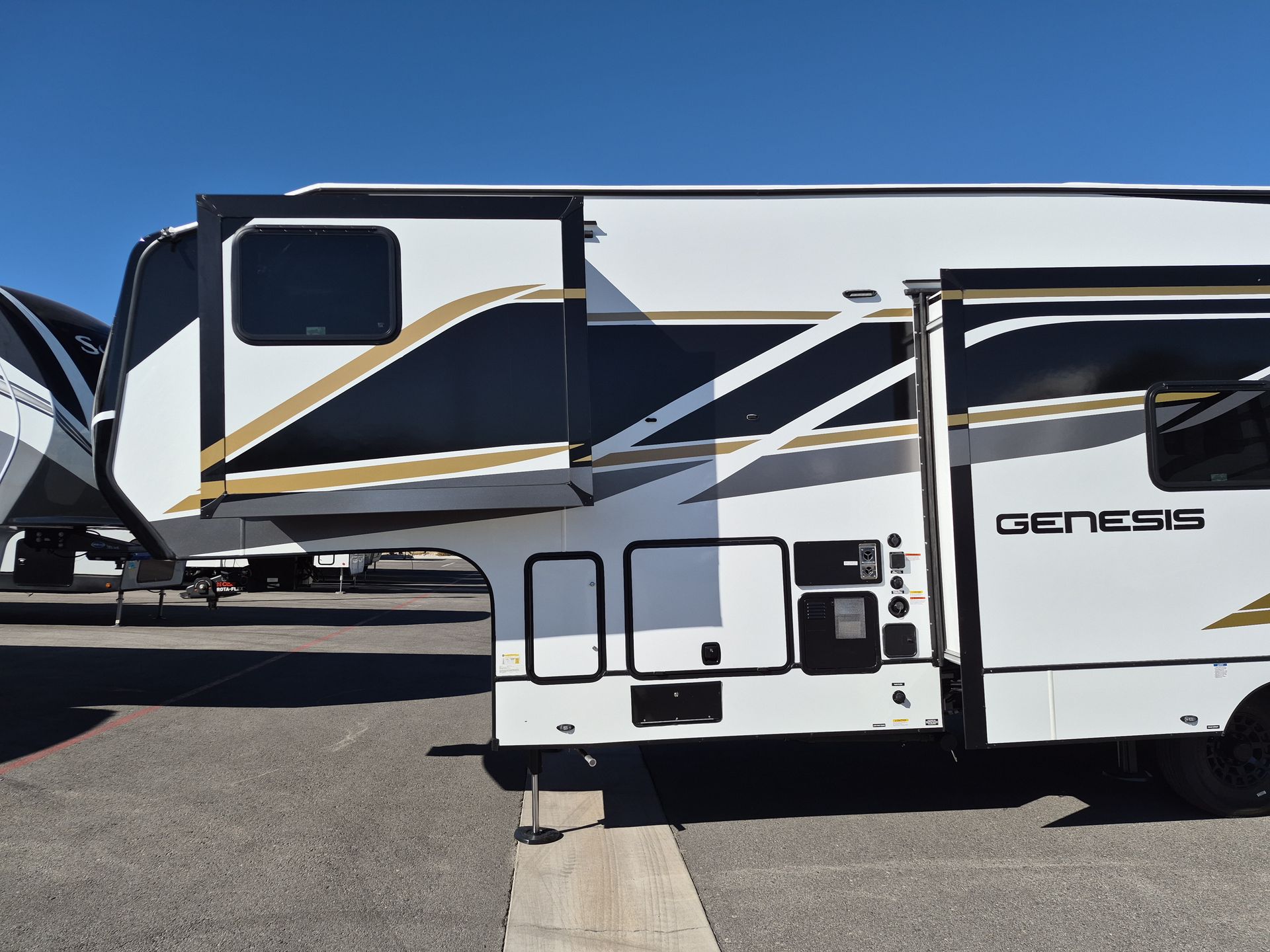 2027 Genesis Supreme Genesis TS 3416TS - Image 10