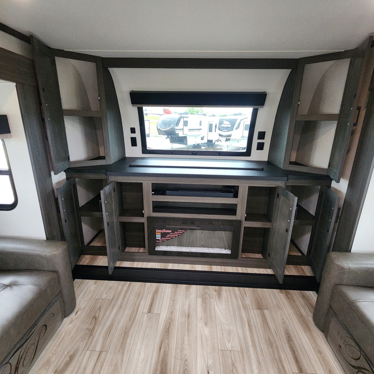 2026 VENTURE RV SPORTTREK 365VFL - Image 42