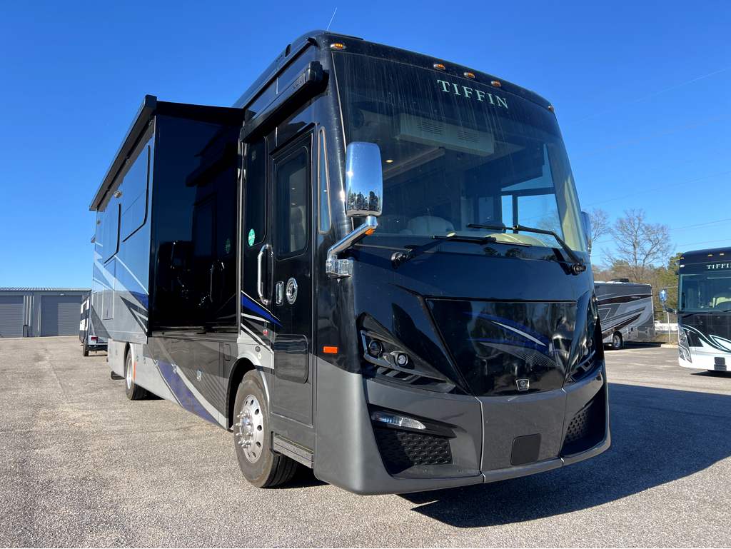 2025 TIFFIN PHAETON 40IH - Image 1