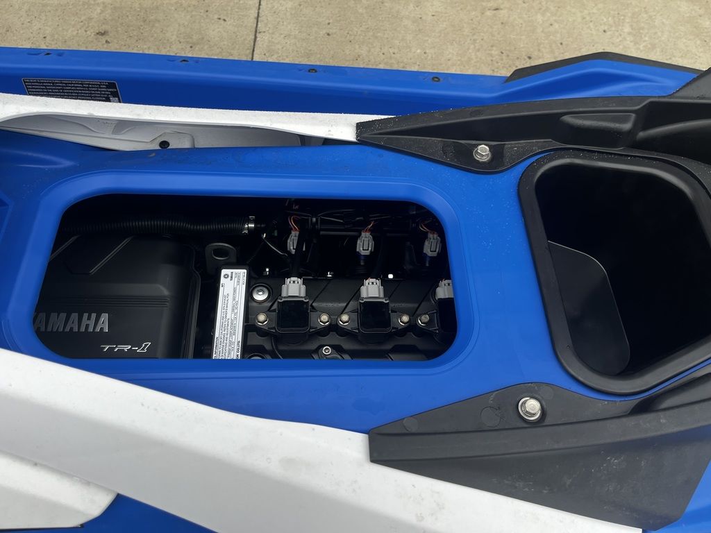 2026 Yamaha WaveRunners Jetblaster DLX 3-Up - Image 6