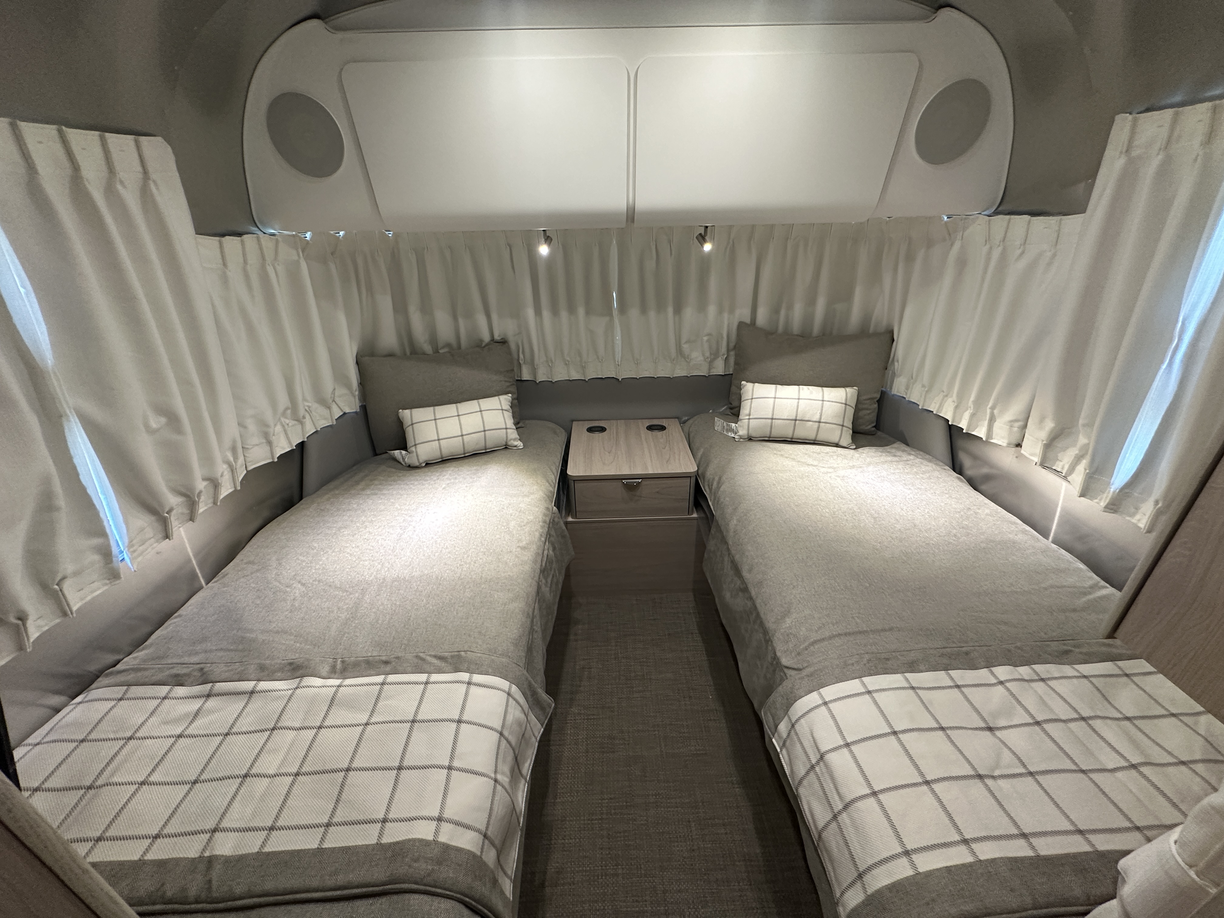 2027 Airstream Globetrotter 25FBT - Image 18