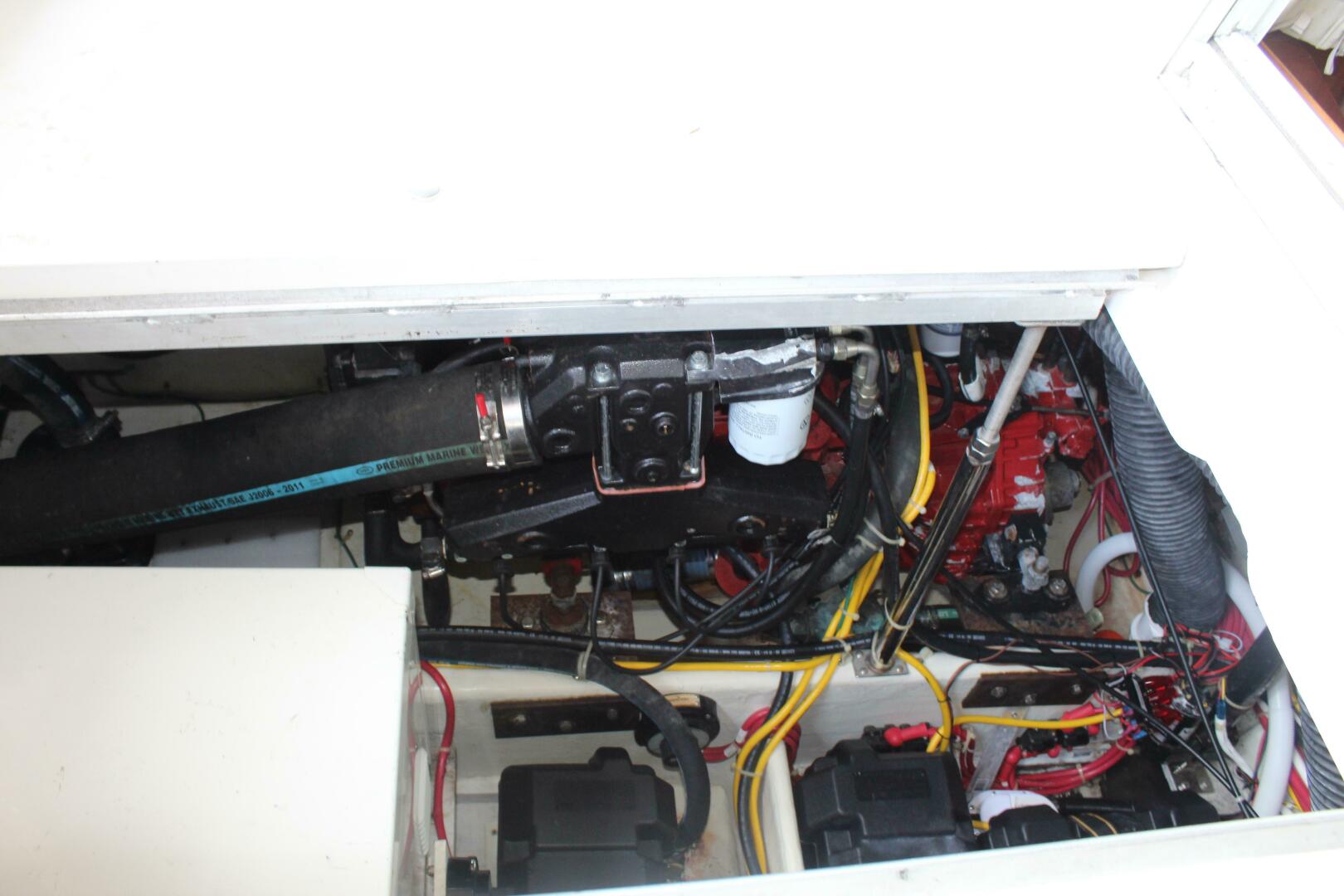 2004 Carver 360 Mariner - Image 32