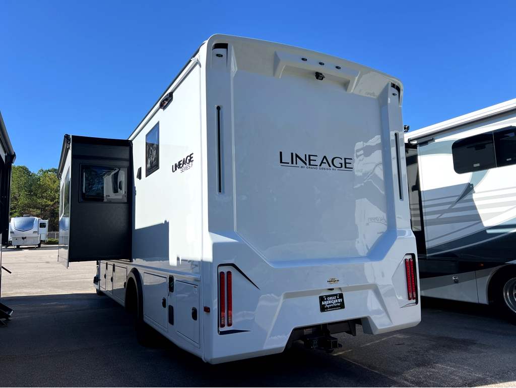 2026 GRAND DESIGN LINEAGE SERIES F 31ZW - Image 3