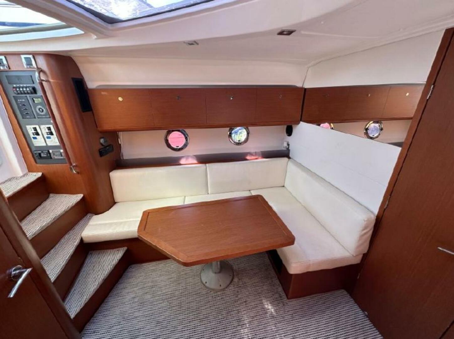 2013 BENETEAU 50 GRAN TURISMO Base - Image 24