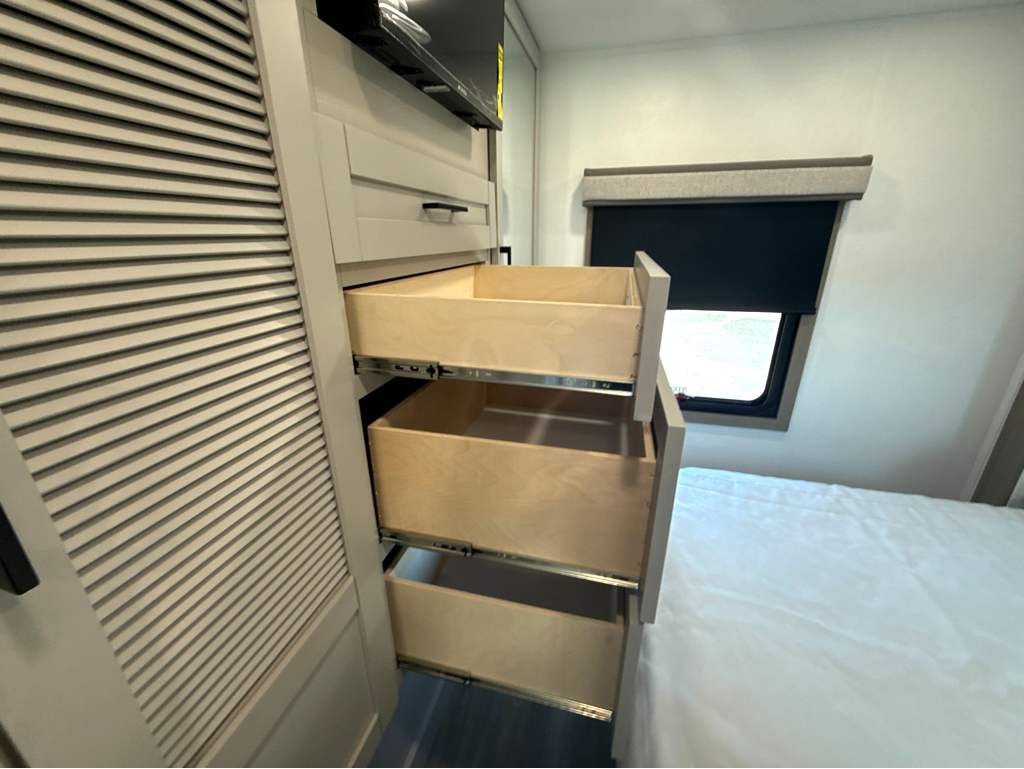 2027 JAYCO GREYHAWK 29MV - Image 28