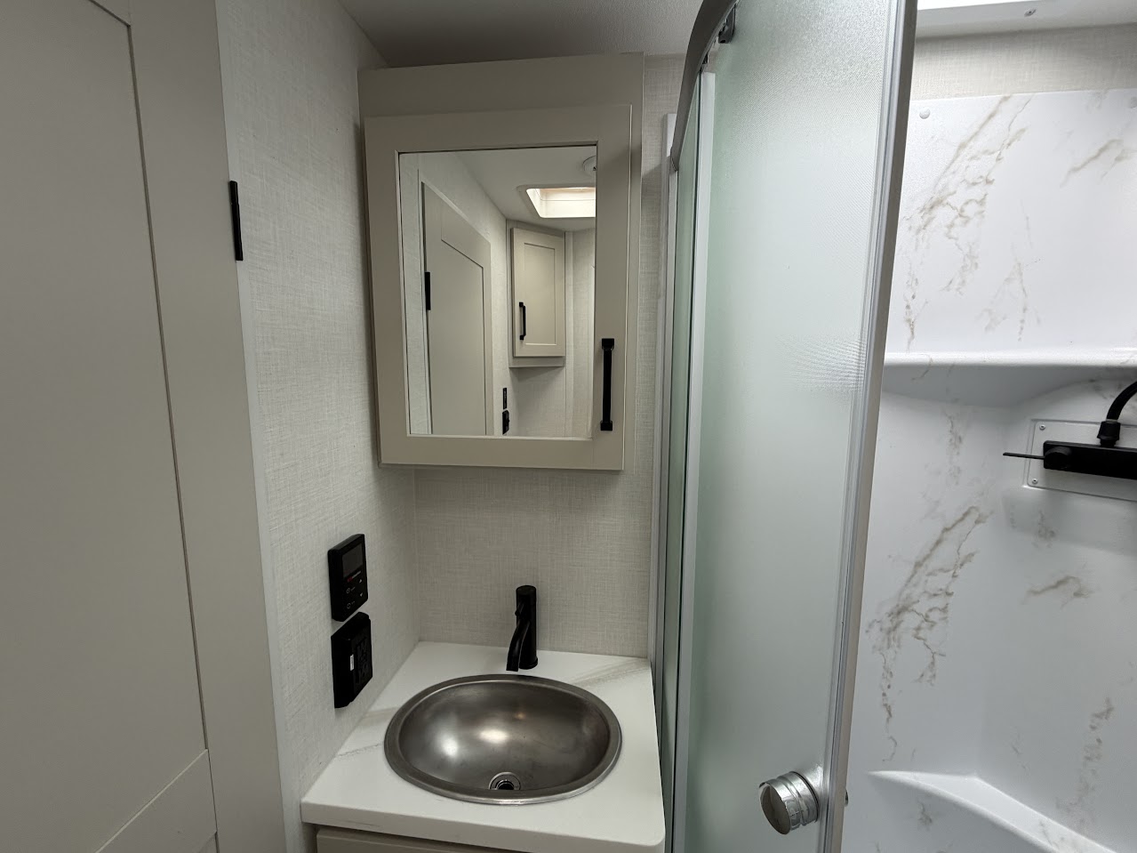 2027 VENTURE RV SPORTTREK 343VBH - Image 57